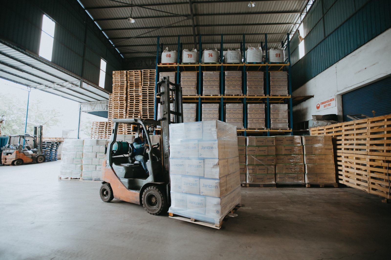 Nanowater warehouse and dispatch